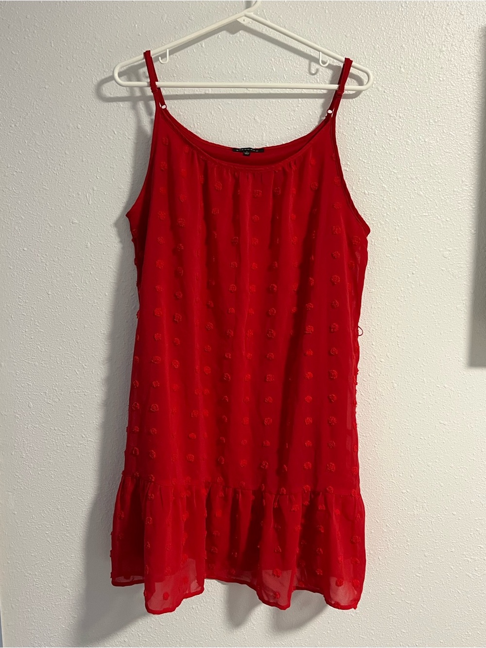 Staccato Red Spaghetti-Strap Dot-Textured Ruffle-Hem Dress Size Large *no belt
